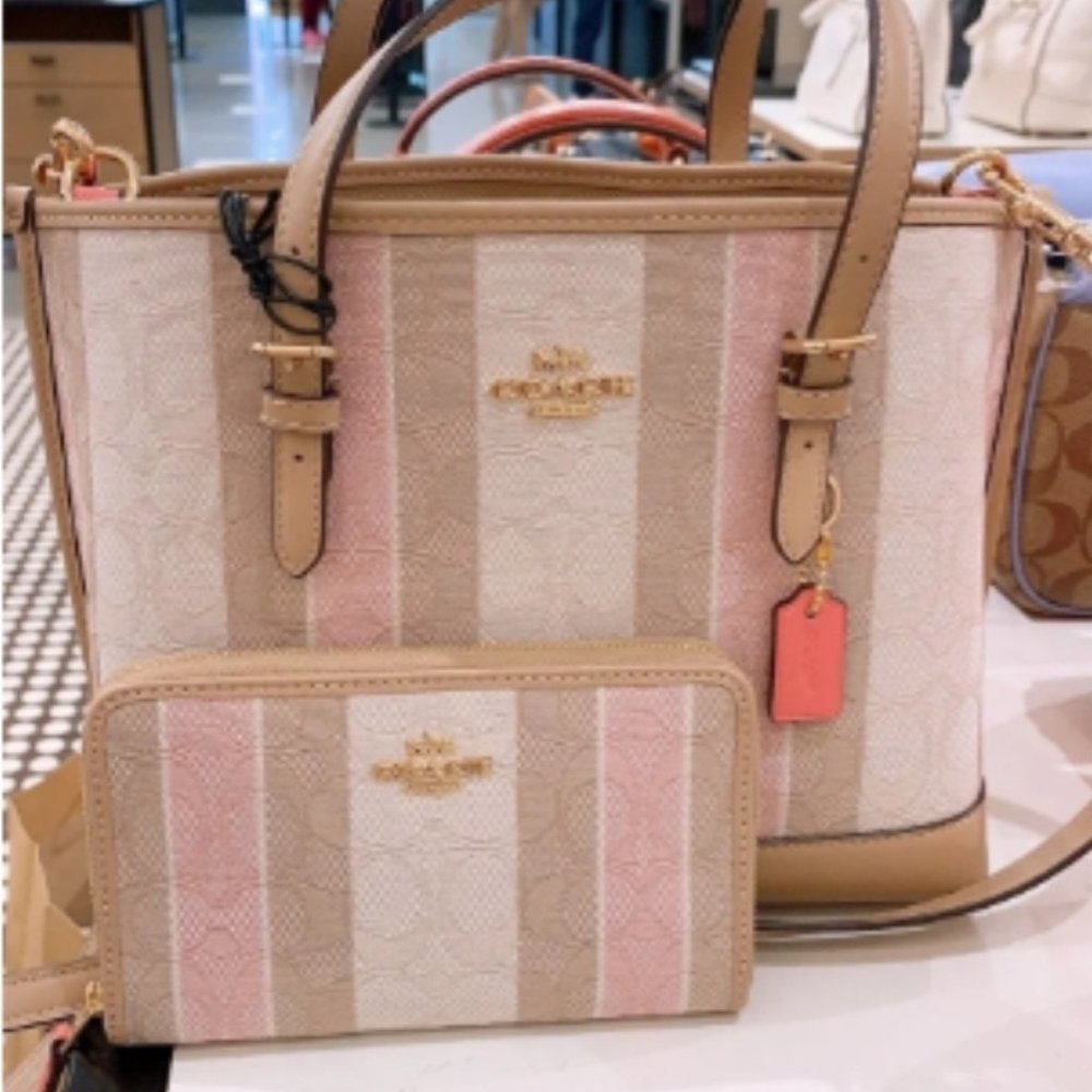 Coach Mollie Bag & Wallet 25 in. Signature jacquard
